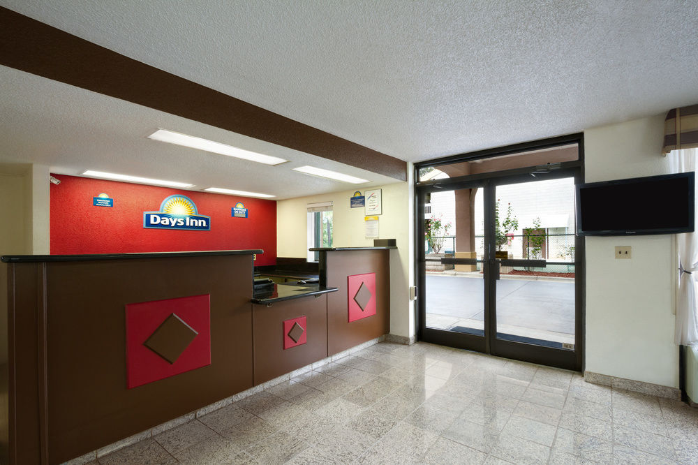 Days Inn By Wyndham Raleigh Midtown Esterno foto